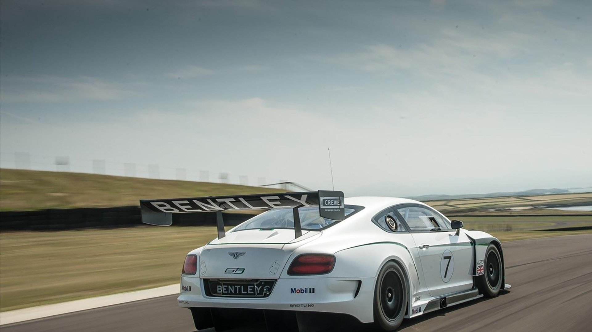 世界杯影响：推动各国足球基础设施升级，世界杯足球国家