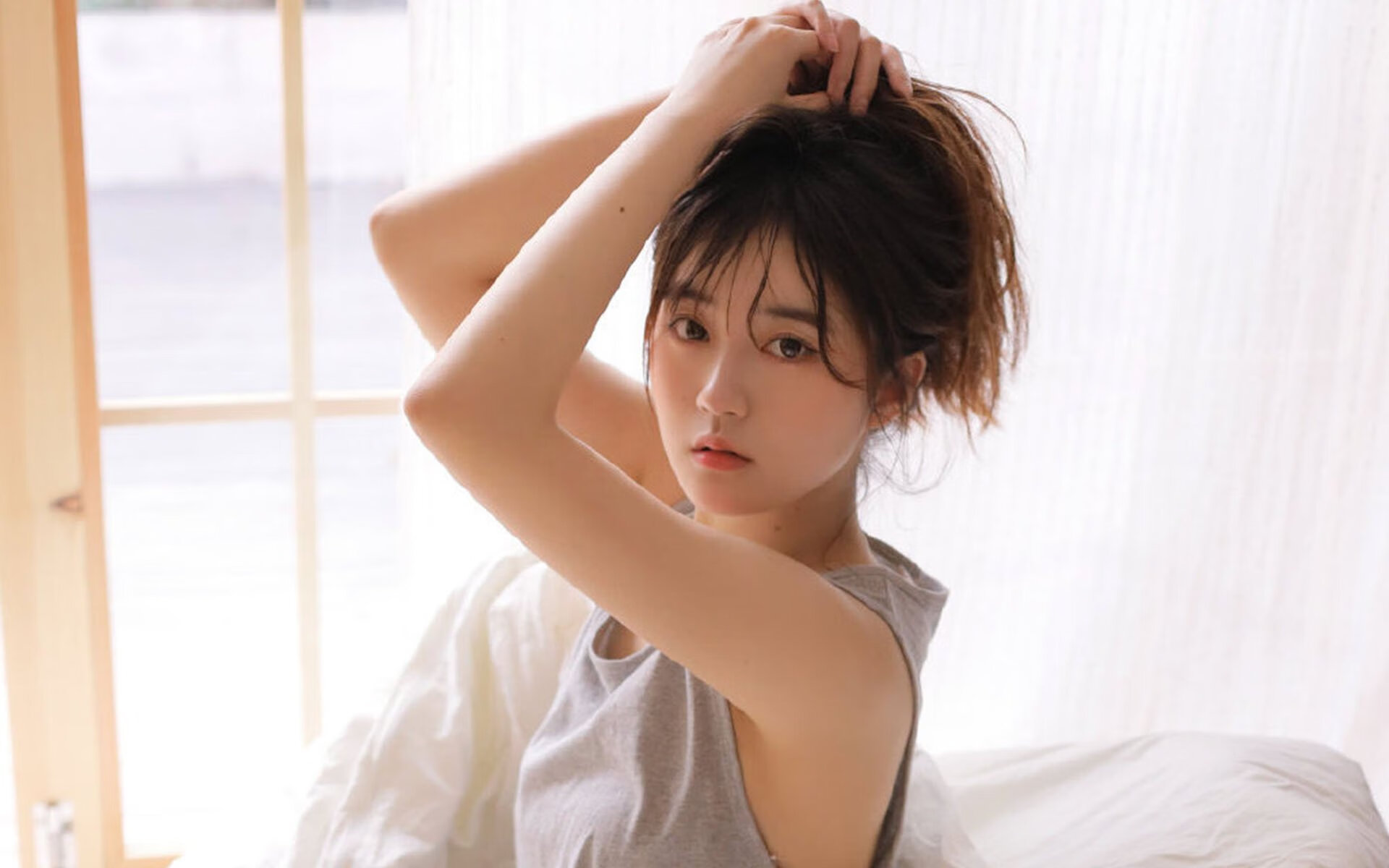 “高新区全民健身馆:短柄墙球选手智慧与体力的双重决斗,见证全新竞技风采”