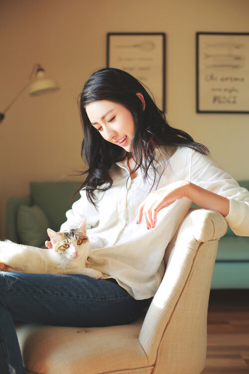 佛罗伦萨保持整体阵型压制对手反扑，佛罗伦萨综合