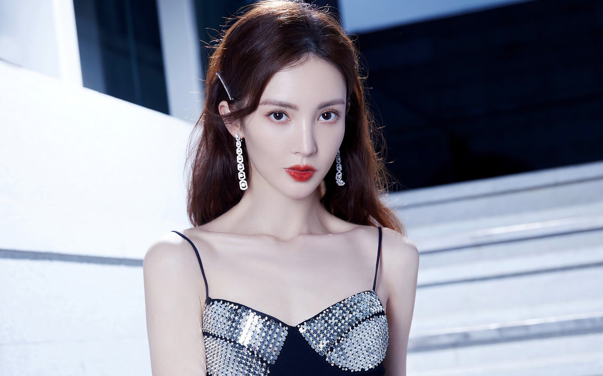 凯尔·查默斯用坚韧精神征服赛场挑战，查尔斯&凯斯